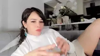 Fotomodel Zeynep StripChat ifşa videoları part 84 Ön İzleme