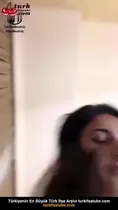 Zeynep Smith'in çıplak kız arkadaşıyla yattığı Ön İzleme