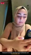 Tango Türbanlı Mavi Gözlü Kadın