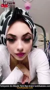 Türbanlı, seksi bir kadın, erkek kardeşimi kandırıyor