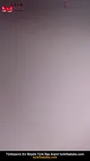 Kraliçe çıplaklıkta penisini meme uçlarıyla ovaladı