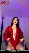 Cazip ifşa kırmızı gecelikle